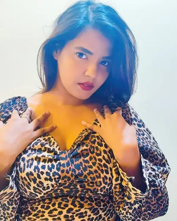 Sakshi vip call girls in Shimla